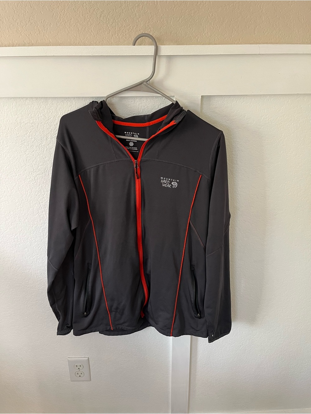 Mountain Hardwear Men's Large Full-zip Lightweight Sweatshirt.